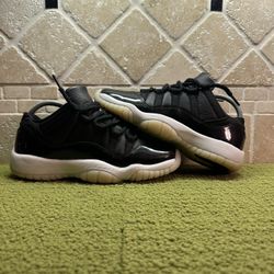 Jordan 11 lows “72-10” -Size 6y -Og all -Icy bottoms❄️