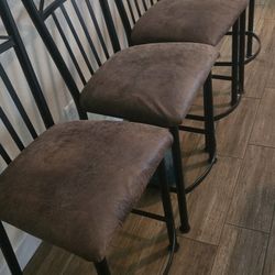 4 BAR Stools