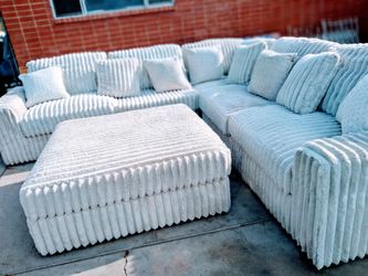 Brand new couches very comfortable