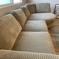 Sectional With round Chaise