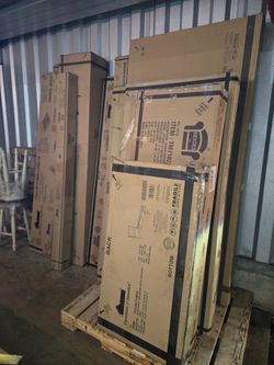Only $99 🎉  Twin Bed – NEW in Box
