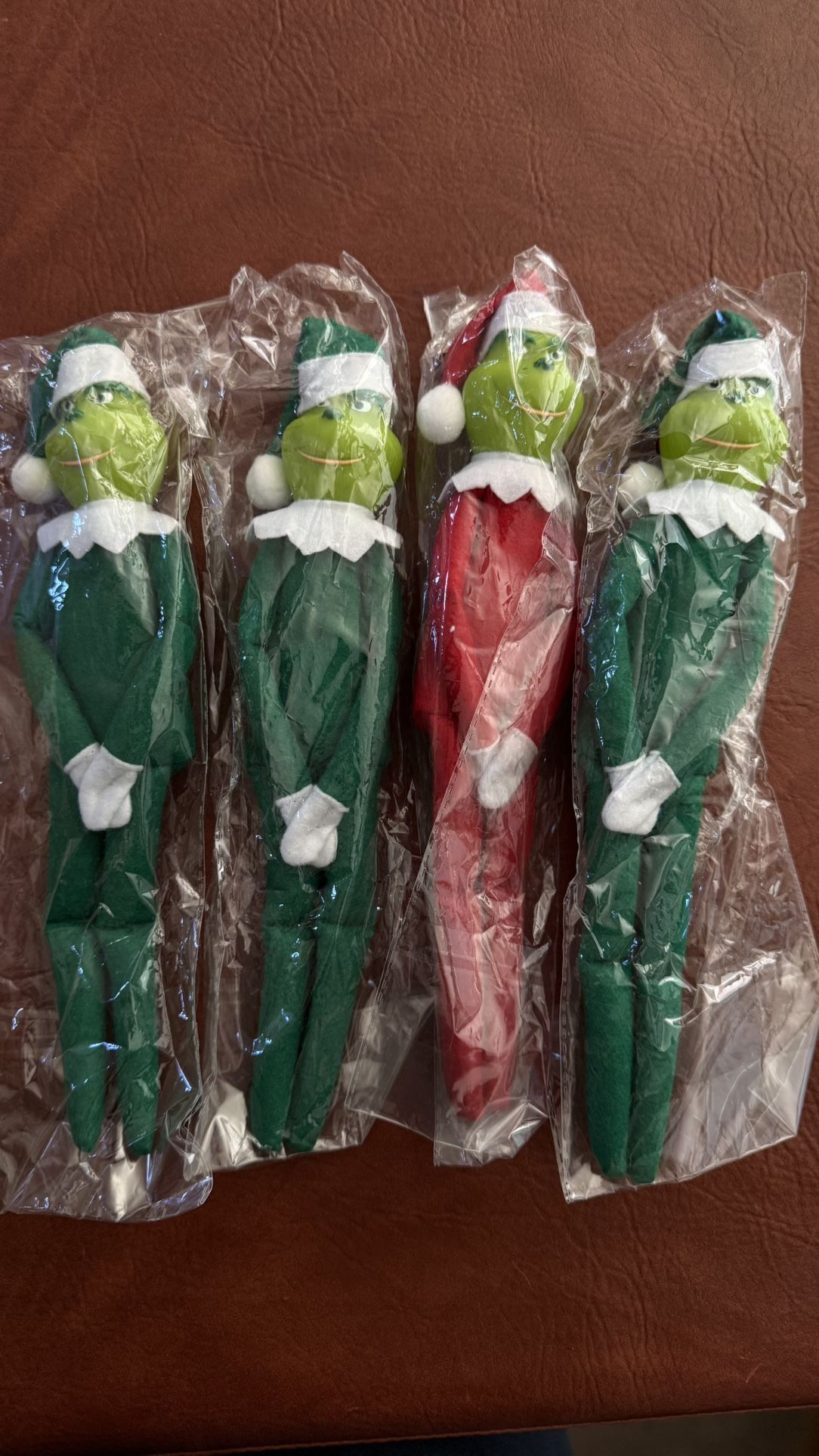 NEW Grinch In The Shelf 