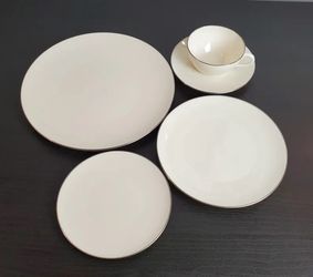 Lenox Olympia Platinum Place Settings (8)