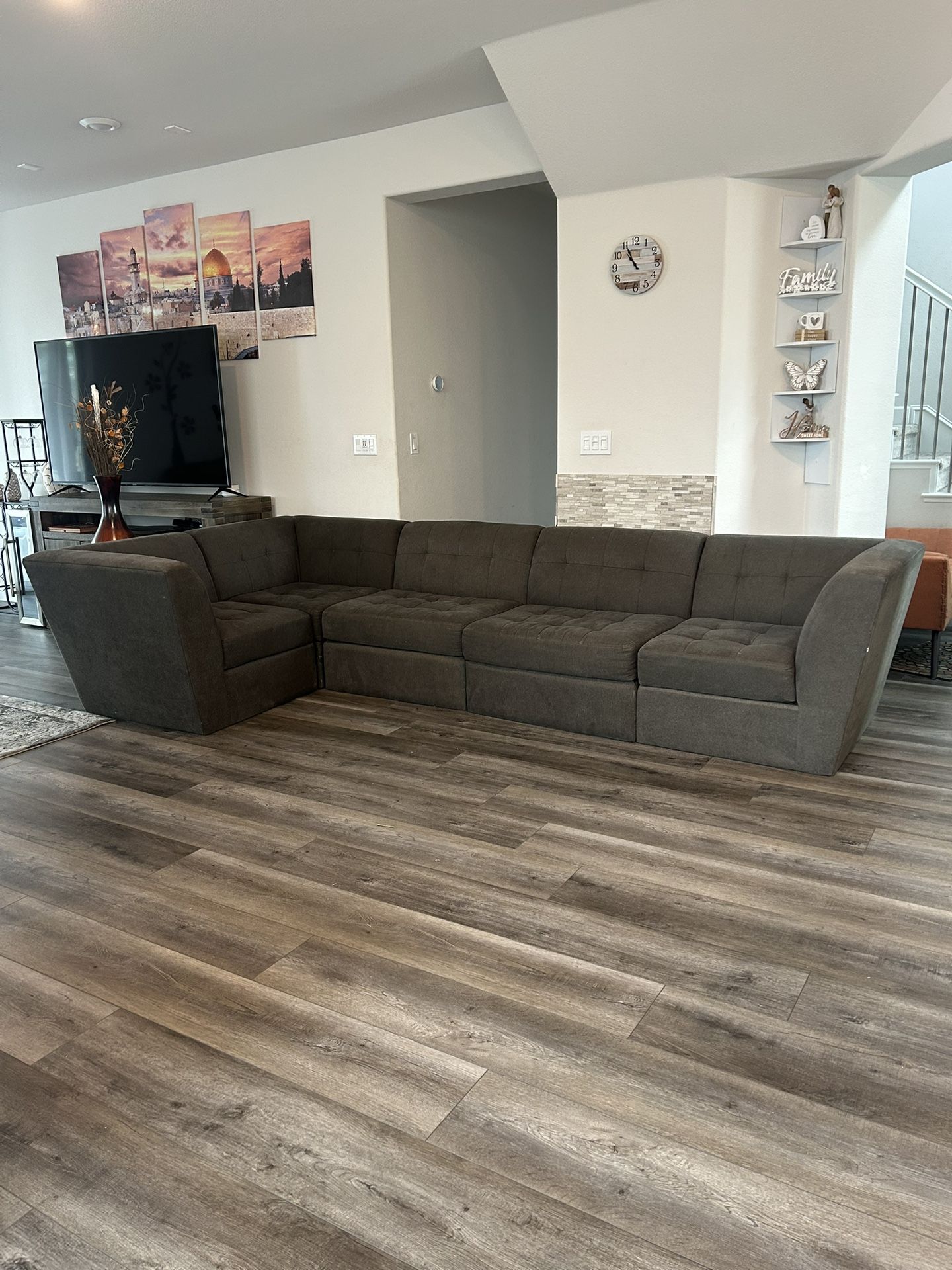 Beautiful Grey Fabric Couch With FREE DELIVERY