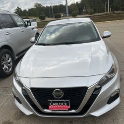 Nissan Altima 2020 Silver 