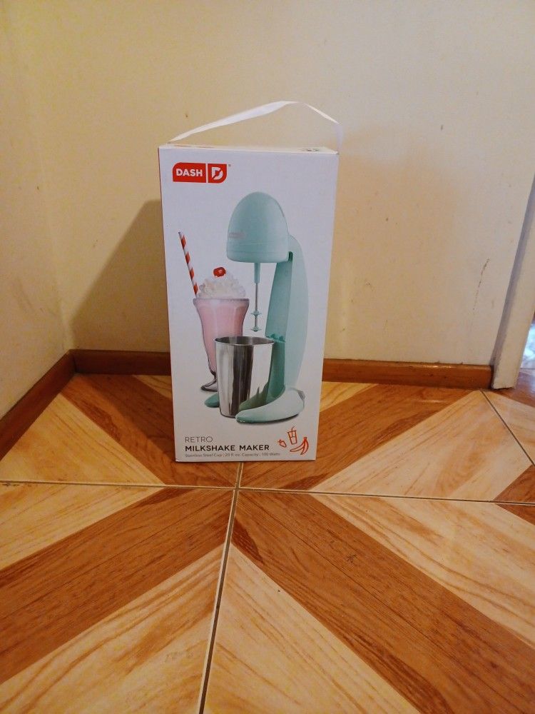 Dash Retro Milkshake Maker