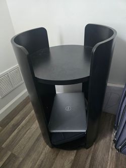 Luxury Cat stand - modern and sleek