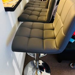 3 Bar Stools 