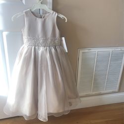 Beautiful Girls Size 6 Dress Party Holiday Wedding Fancy Pageant Christmas Champagne Color 