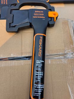 FRISKARS SPLITTING AXE