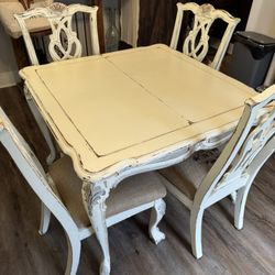 Dining Table With 4 Chairs. Mahogany 