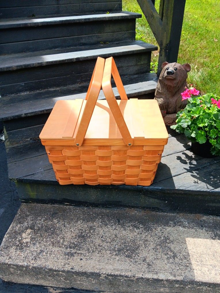 New Wood Weaved Picknick Basket
