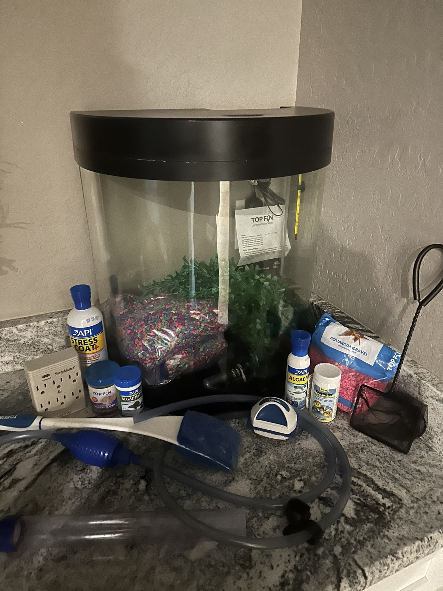 10 Gallon Oval Fish Tank/ Aquarium