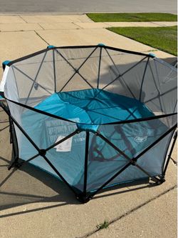 Brand New Regalo Extra Large Play Yard