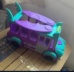 $5, Monsters Grr Bus