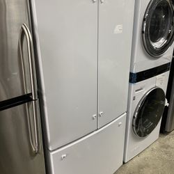 GE REFRIGERATOR