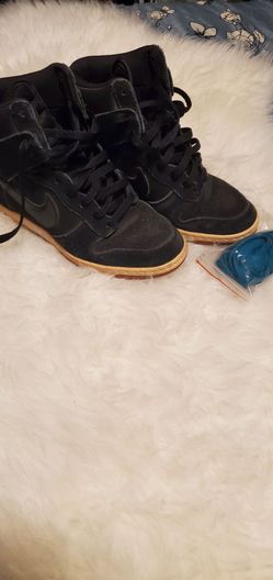 NIKE  8.5