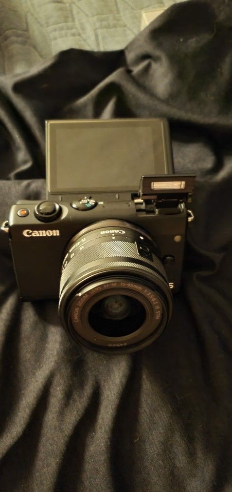 Canon EOS M100