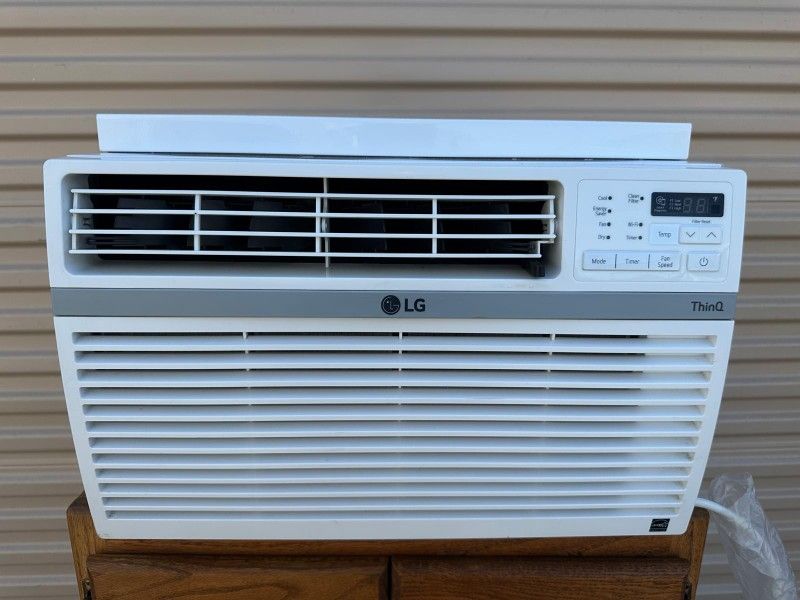 LG 8000 BTU Window Air Conditioner like new/ aire acondicionado marca LG casi nuevo
