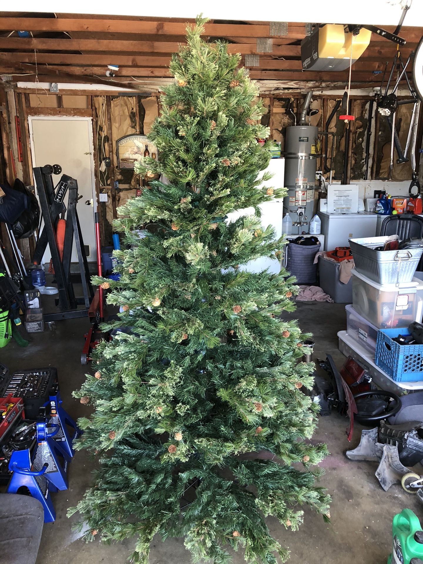 7 Foot Artificial Christmas Tree (Easy Setup)