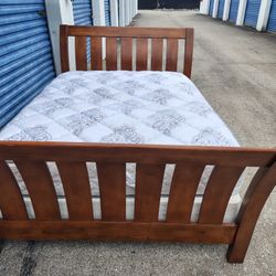 Queen size bed $185