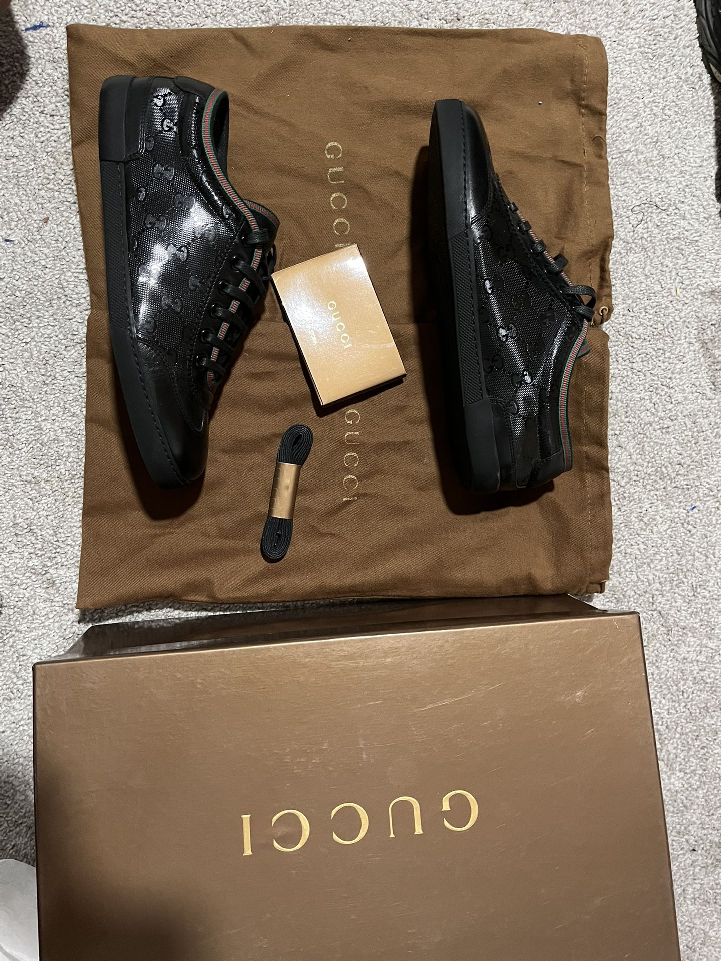 GUCCI SHOE SIZE 6.5/ 400 OR BEST OFFER‼️