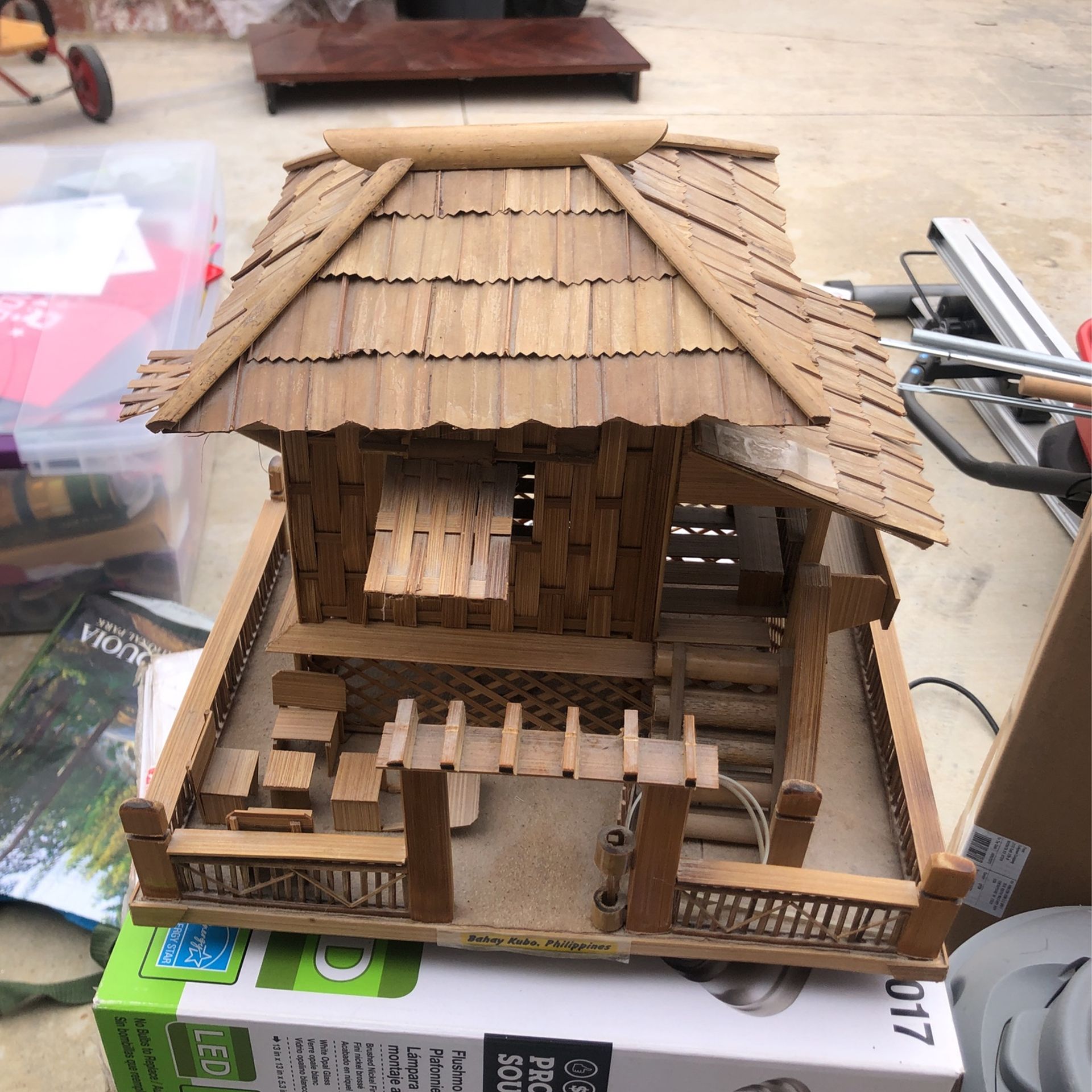 NIPA HUT (little House) BAHAY KUBO ko