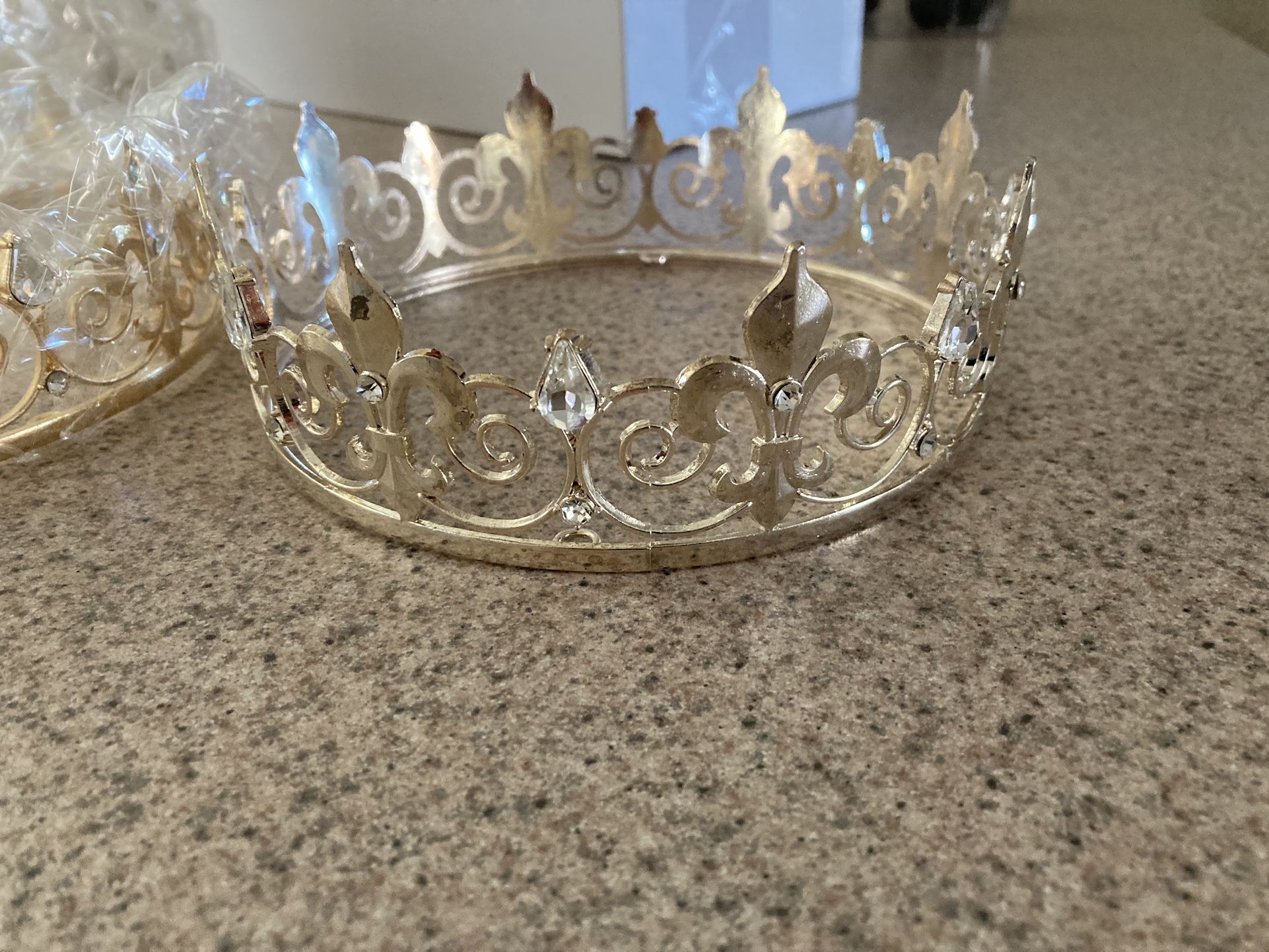 Celebration sweet 16 crowns eight of them