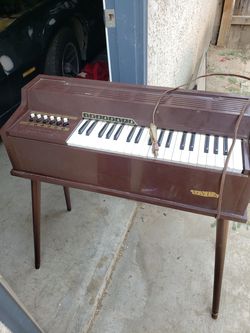 GNUS Eletric Chord Organ