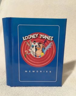 Vintage Looney tunes photo album holds 50 pictures