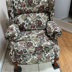 Lazy boy Living room Recliner Chair $50.00