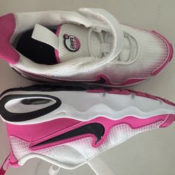 Nike Tennis Shoes 