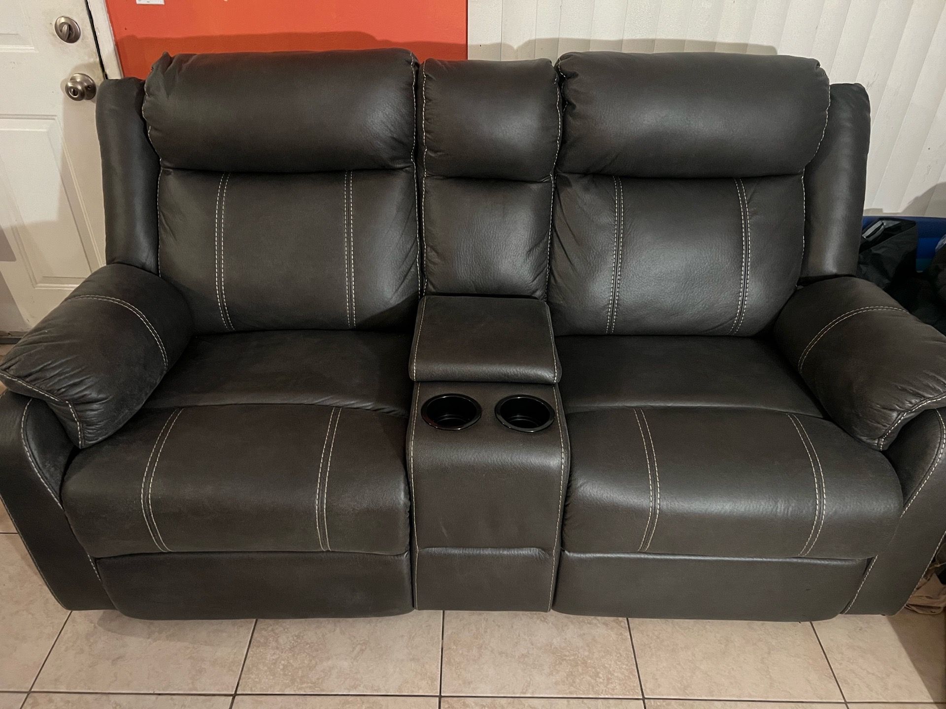 Reclining sofa