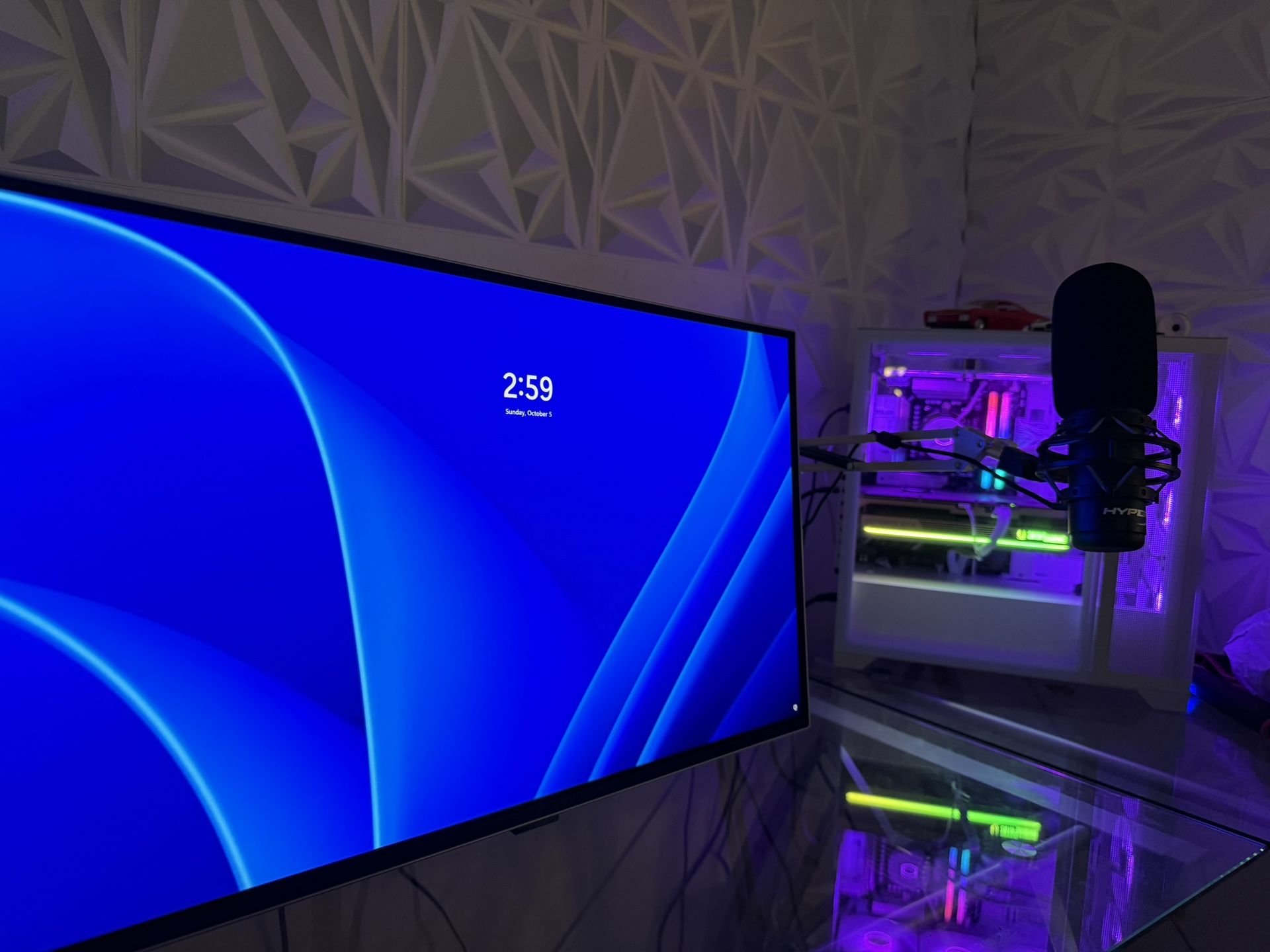 High End Gaming Pc And Oled Monitor