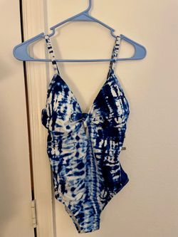 Time and Tru Women's Vertical Tie-Dye Knotted One-Piece Swimsuit.