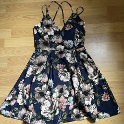 Floral Dress. Juniors Size Medium 