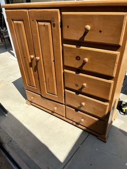 Dresser