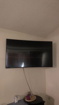 Samsung TV 72” Curved