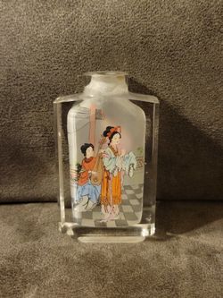 Vintage Chinese Reverse Hand Painted Snuff Bottle w/ Women artwork