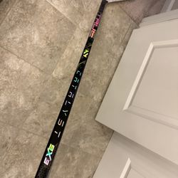 TRUE CATALYST 9X3 COMPOSITE HOCKEY STICK - JUNIOR 
