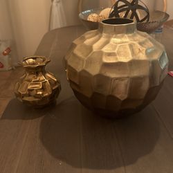 2 Golden Vases For Home Decor
