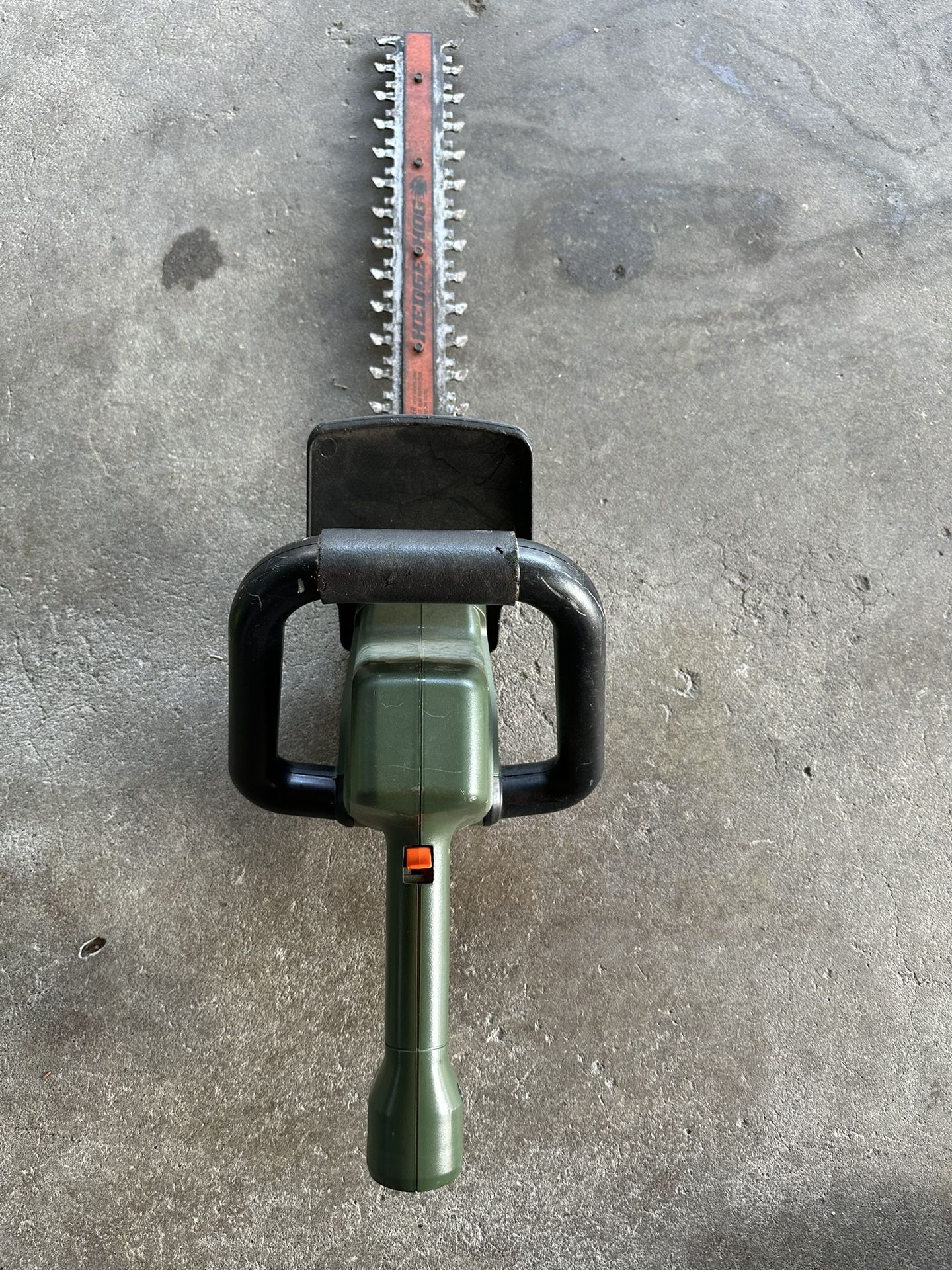 Black & Decker 18” Hedge Hog Electric