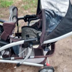 Graco dual collapsible baby carriage stroller, $29