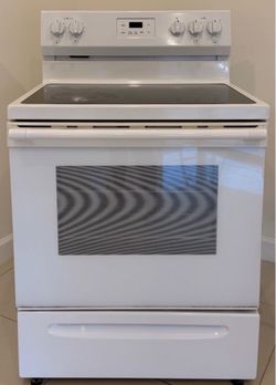 Oven / Free Standing Electric Range