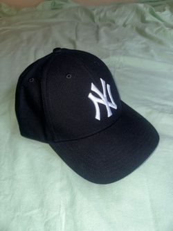 NY Yankees Hat (navy blue)