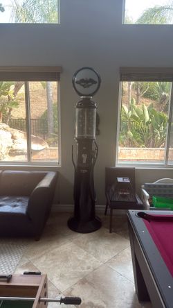 Old Harley Davidson, gas pump gumball machine