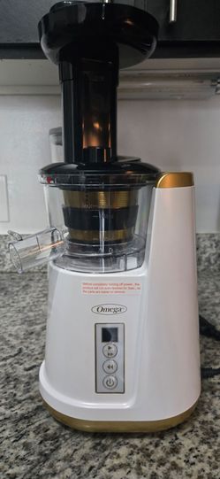 New Juicer ; Omega Cold Press Juicer : 365 Compact Masticating Vertical Juicer, 120W Low-Speed 3-Stage Auger, in White