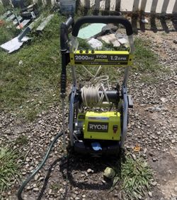 2000-PSI Electric Pressure Washer