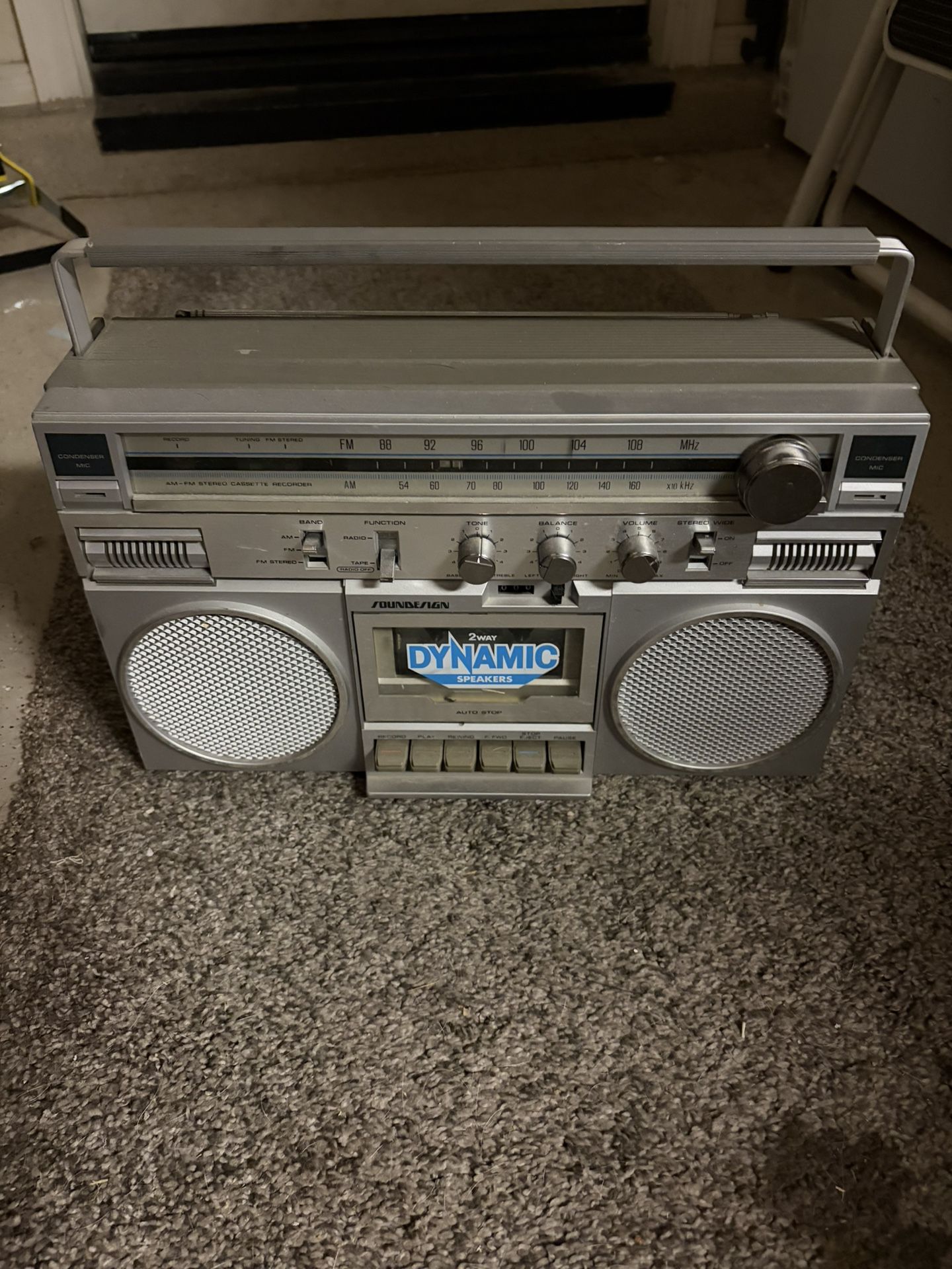 Vintage Soundesign Boombox for Sale in Phoenix, AZ - OfferUp