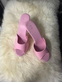 Pink heels size 9